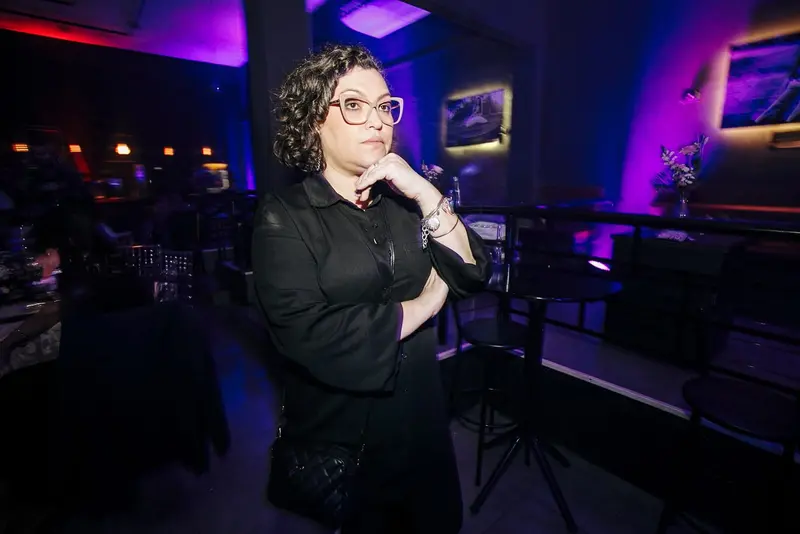 Celebração de casamento ao pôr do sol